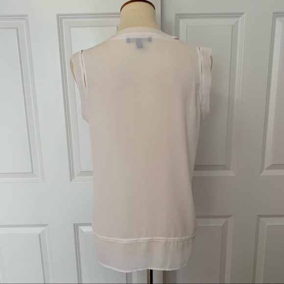 Banana Republic White V Neck Sleeveless Blouse - Picture 2 of 5